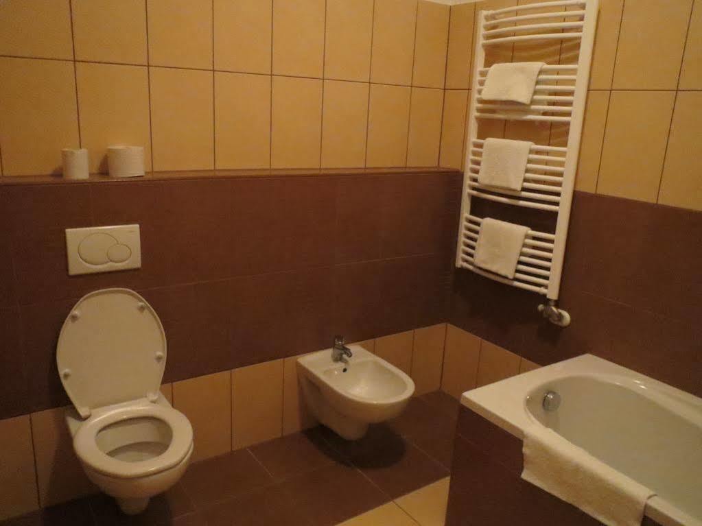 Het Pecset Fogado Etterem Bed & Breakfast Sopron Exterior photo